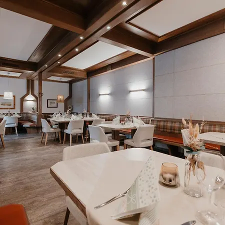 Rothwangl Hannes Hotel